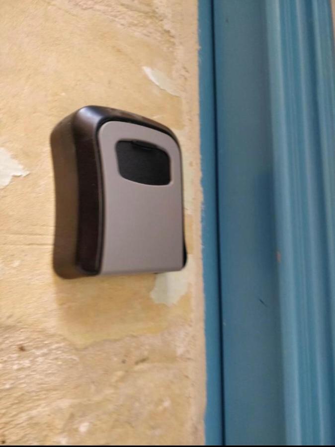 Sally Port 29 Валета Екстериор снимка
